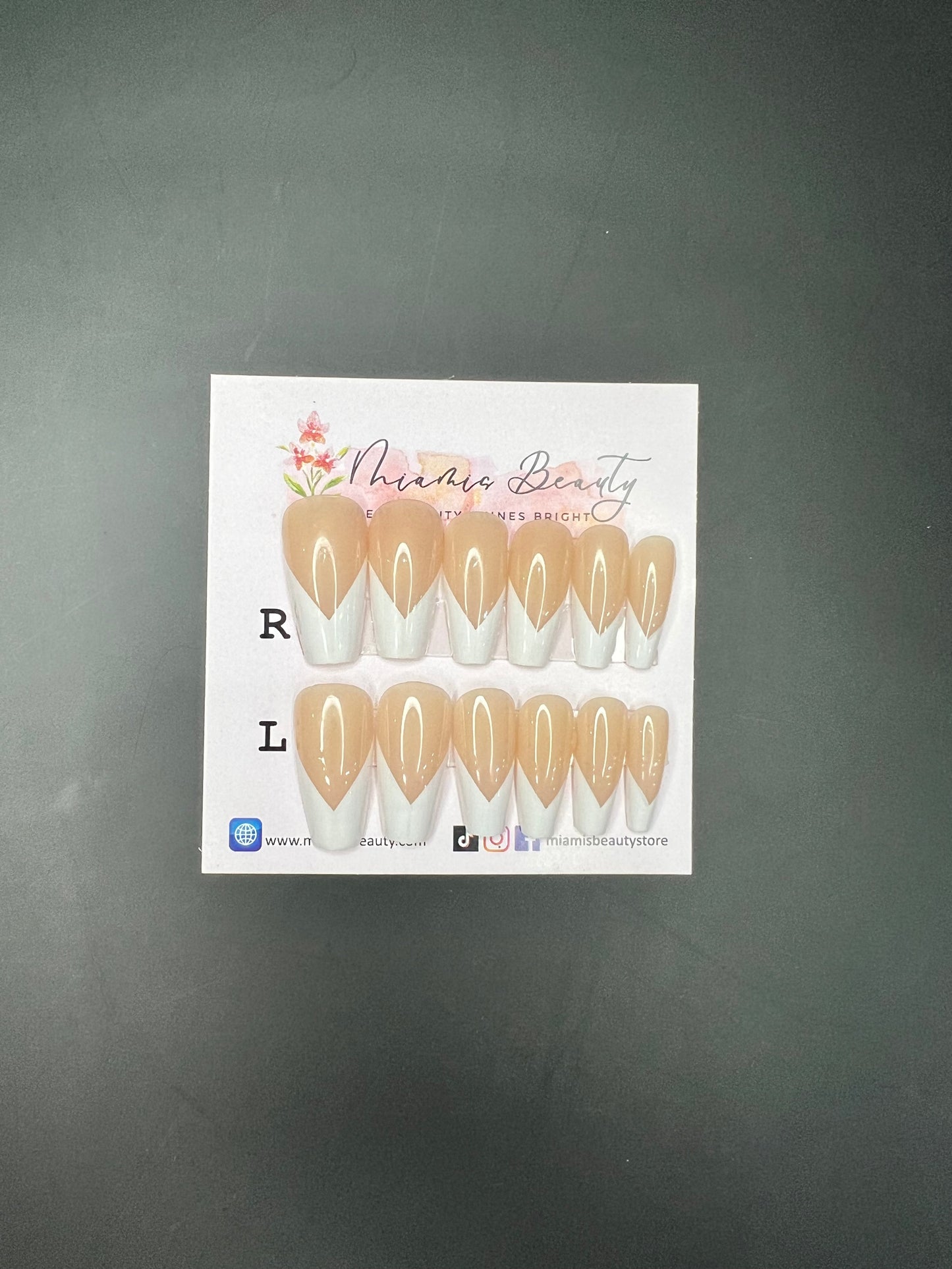 French Nail- 20 (pre-glued)