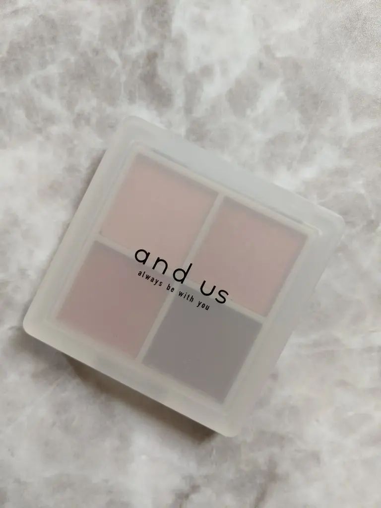 and us - Eyeshadow